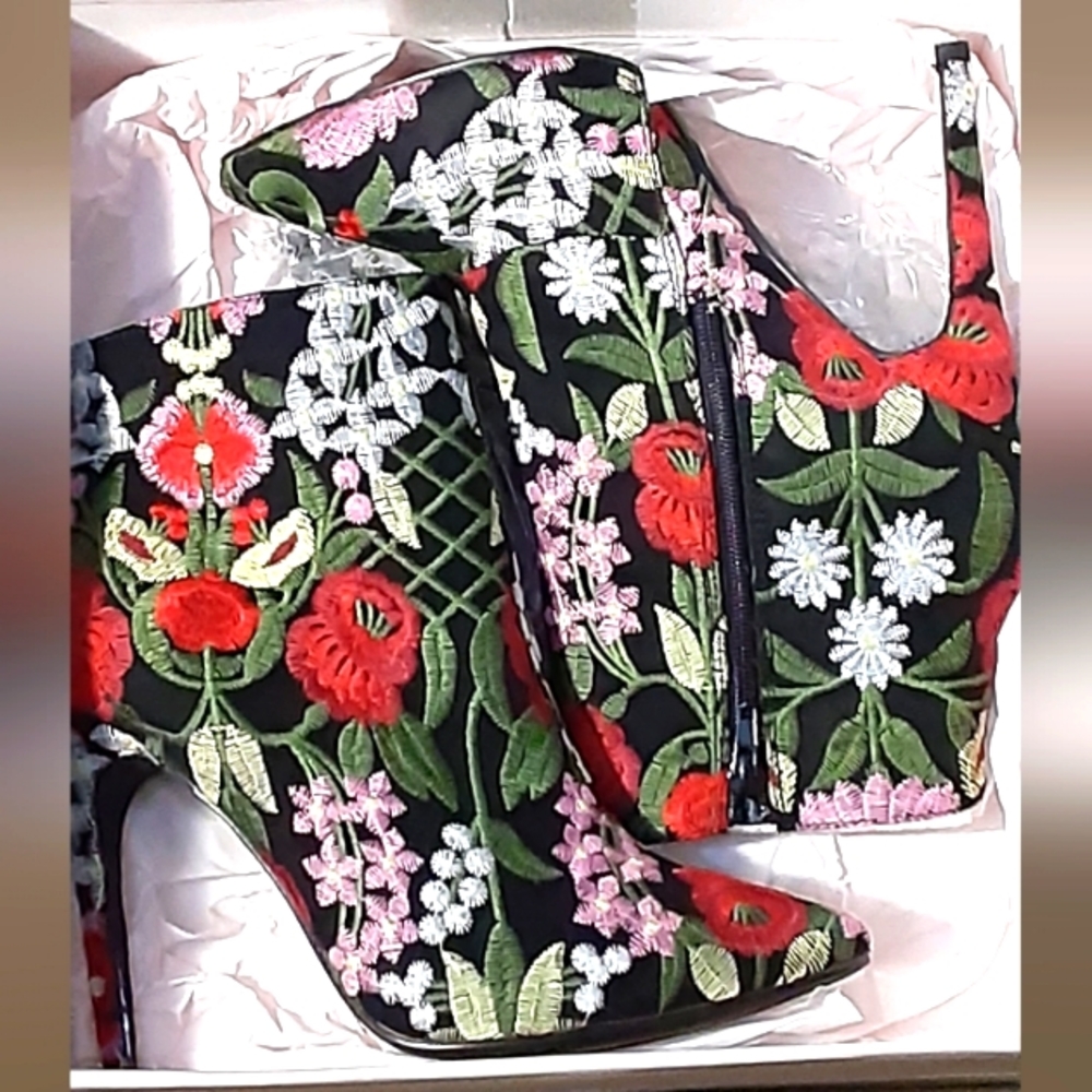 Justfab size 9.5 multicolored floral booties 3inches+ heels
